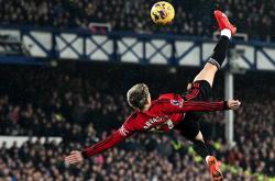 雷速体育网页版-前锋连入三球，帮助球队大胜取得连胜的简单介绍