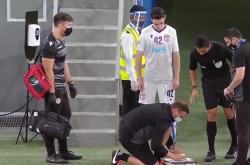 雷速体育下载-关于对手上演精妙配合，球场上一幕幕精彩画面的信息