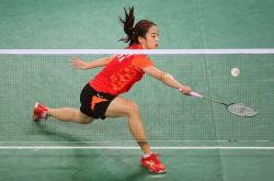 雷速体育直播官网-运动员们在场上展现出色技艺，赢得观众赞叹