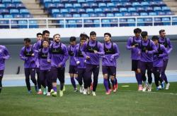 雷速体育比分官网-球员们在训练中互相鼓励，共同提高技术水平