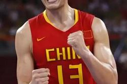 雷速体育官网首页-东方篮坛赛事亮相年度最佳阵容