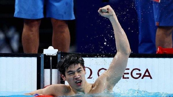 韩国选手在决赛中表现出色获得金牌 韩国选手在决赛中表现出色获得金牌