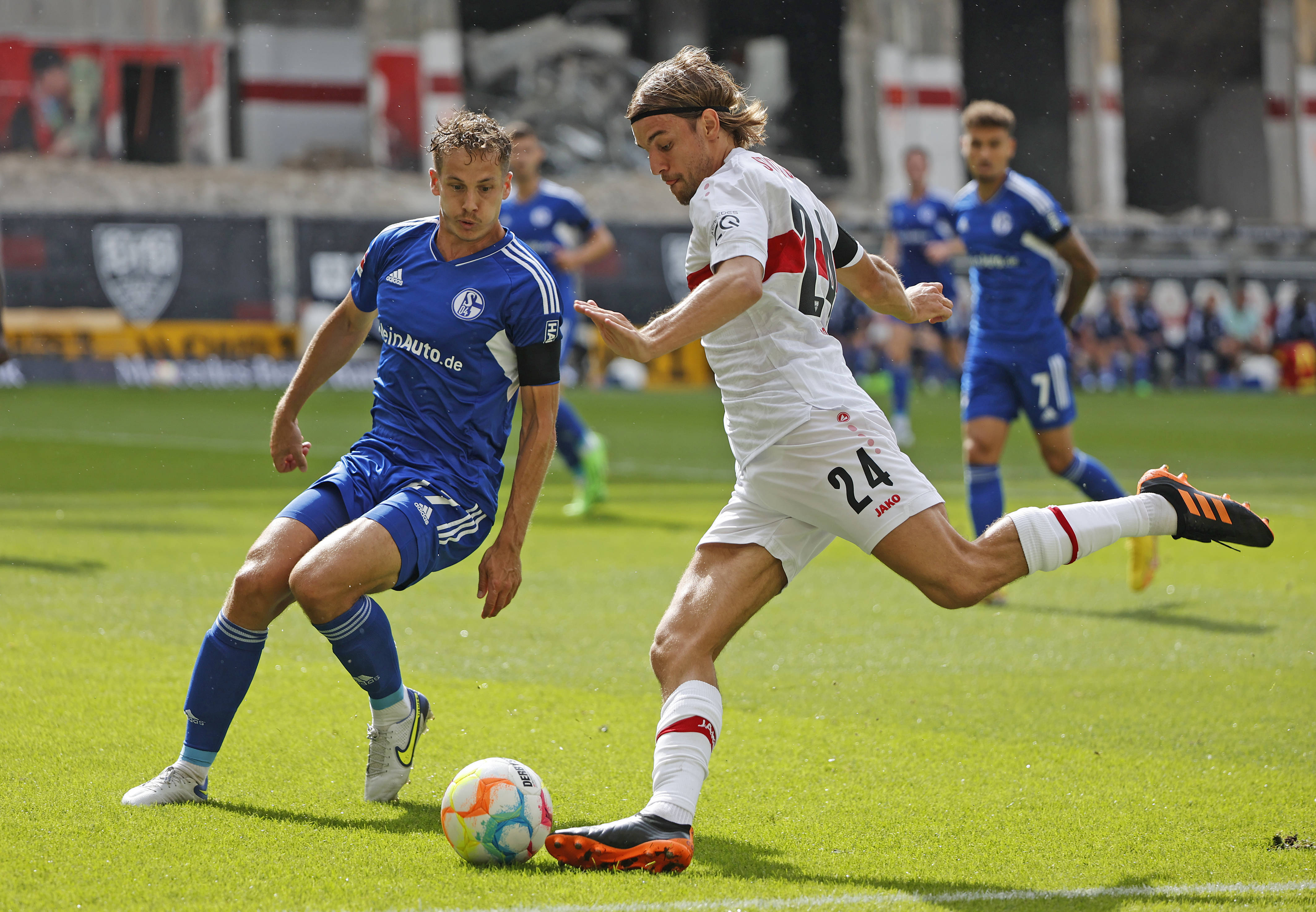 沙尔克04客场大挫，连败之苦难耐的简单介绍