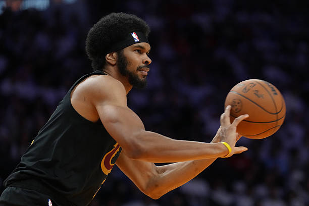 关于热火击败太阳，内线战术发挥明显助球队成功取胜的信息