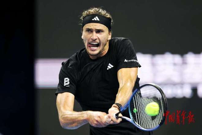 关于西班牙网球队鏖战欧洲网球队,兹维列夫爆发神勇的信息 关于西班牙网球队鏖战欧洲网球队,兹维列夫爆发神勇的信息