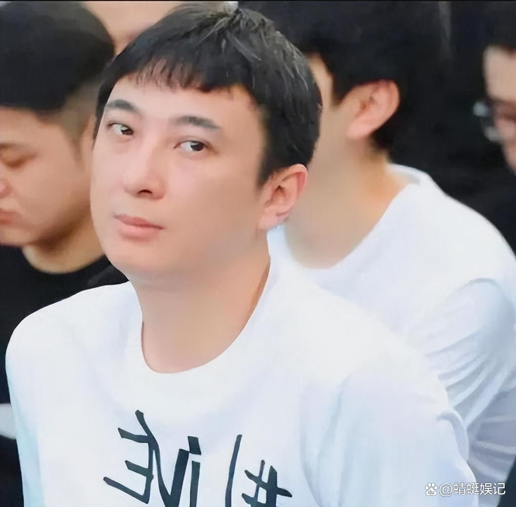 全球热议！篮球场外八卦引关注