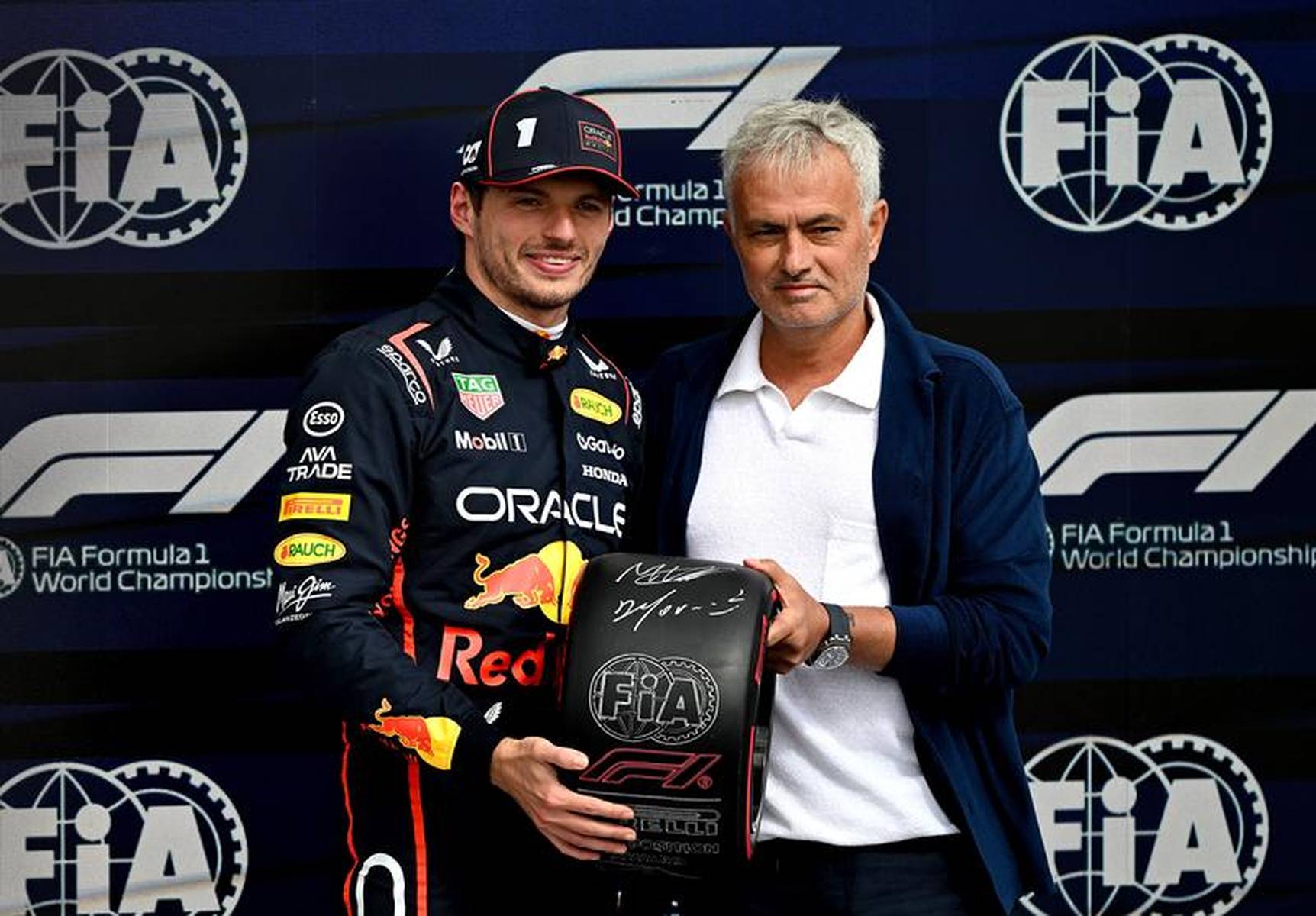 梅赛德斯险胜索伯车队，维斯塔潘带队取胜的简单介绍